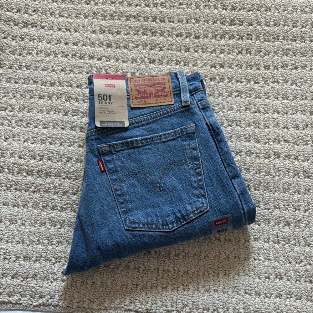 ୨୧ ･ﾟ✧ Women’s Levi’s High Rise Jeans NWT - Picture 9 of 10